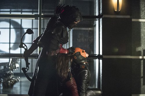 Arrow: Summer Glau e Katrina Law nell'episodio Unthinkable