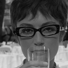 Anouk Aimee in una scena di 8½