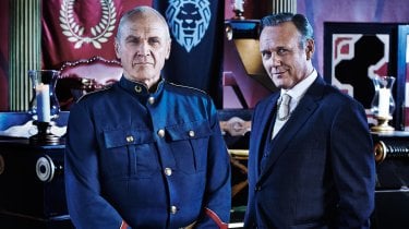 Dominion: Anthony Head e Alan Dale in un'immagine promozionale