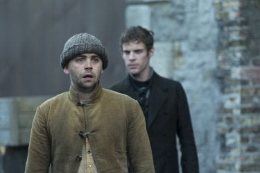 Penny Dreadful: Alex Price e Harry Treadaway nell'episodio Séance