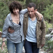 Valérie Bonneton e Dany Boon in una scena di Tutta colpa del vulcano