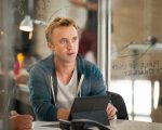 The White Lotus, Tom Felton elogia Jason Isaacs: 'Bello vederlo in qualcosa di diverso'