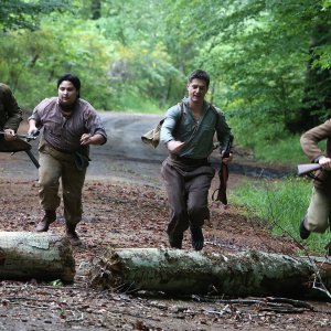 A testa alta: una foto di scena della fiction Rai