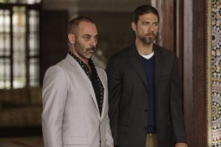 Tyrant: Adam Rayner con Ashraf Barhom in una scena della mini-serie