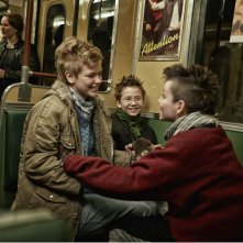 We are the best!: Mira Barkhammar con Mira Grosin e Liv LeMoyne in una scena