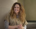 Natasha Lyonne, la star di Russian Doll ha avuto una ricaduta dopo anni di sobrietà: l'annuncio social