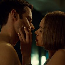 Orphan Black: Tatiana Maslany e Dylan Bruce nell'episodio Ipsa Scientia Potestas Est