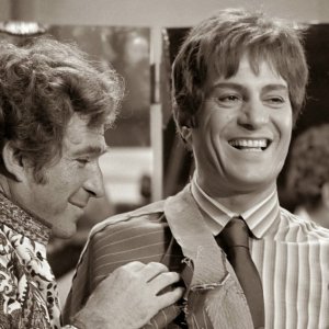 Straziami, ma di baci saziami: Manfredi e Tognazzi in una scena