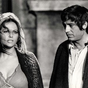 Manfredi e Claudia Cardinale 'Nell'anno del Signore'