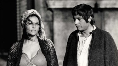 Manfredi e Claudia Cardinale 'Nell'anno del Signore'