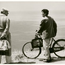 Massimo Troisi e Philippe Noiret ne Il postino