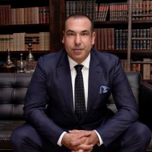 Suits: Rick Hoffman in un'immagine promozionale della quarta stagione