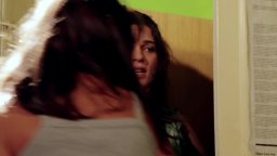 Clip Esclusiva - Ragazze a mano armata