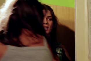 Clip Esclusiva - Ragazze a mano armata