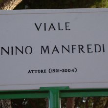 Viale Nino Manfredi, targa dedicata all'attore