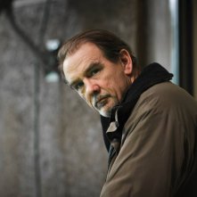 1303: John Diehl in una scena del film