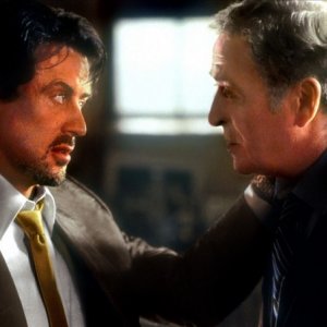 Sylvester Stallone e Michael Caine in una scena di La vendetta di Carter