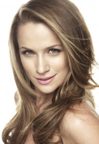 L'attrice Shantel VanSanten in una foto promozionale