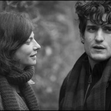 La gelosia: Louis Garrel in un momento del film con Anna Mouglalis