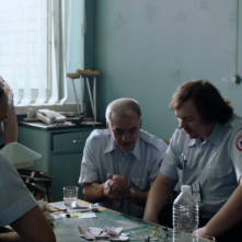 The Gambler: una scena di gruppo del film