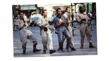 i Ghostbusters sul set del videoclip della loro canzone