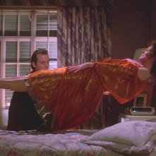 Ghostbusters - Sigourney Weaver levita sul letto.