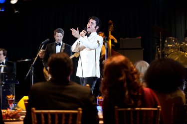 Jersey Boys: John Lloyd Young nei panni di Frankie Valli una scena del film