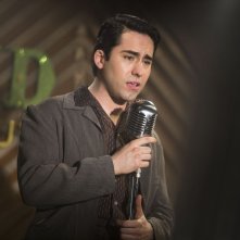 Jersey Boys: John Lloyd Young in una scena del film nei panni di Frankie Valli