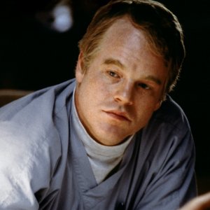 Magnolia: Philip Seymour Hoffman in una scena del film