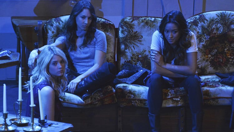 Pretty Little Liars: Ashley Benson, Troian Bellisario e Shay Mitchell in EscApe from New York