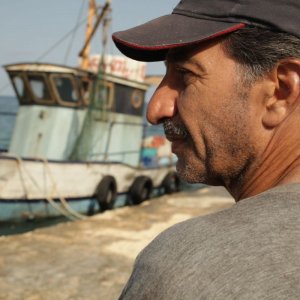 Un insolito naufrago nell'inquieto mare d'Oriente: ik protagonista Sasson Gabai in una scena