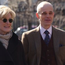 Damages: Glenn Close e Zeljko Ivanek in una scena della prima stagione della serie