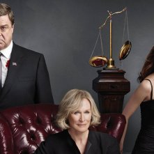 Damages: Glenn Close, John Goodman e Rose Byrne in una foto promozionale