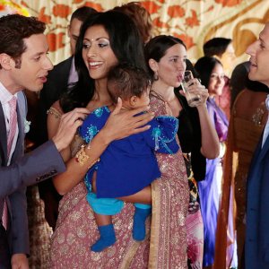 Royal Pains: Paulo Costanzo, Reshma Shetty e Mark Feuerstein in Smoke and Mirrors