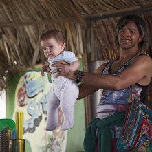 Eugenio Derbez in una divertente scena di Instructions Not Included