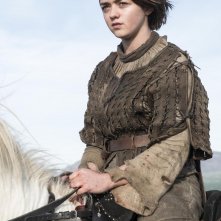 Il trono di spade: una scena con Maisie Williams nell'episodio The Children