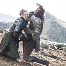 Il trono di spade: Gwendoline Christie e Rory McCann nell'episodio The Children