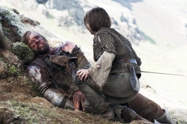 Il trono di spade: Rory McCann e Maisie Williams nell'episodio The Children