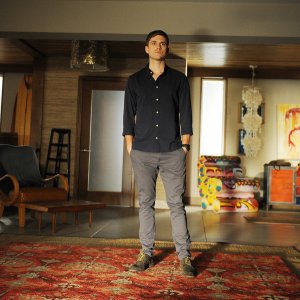 Graceland: Aaron Tveit in una scena di The Line