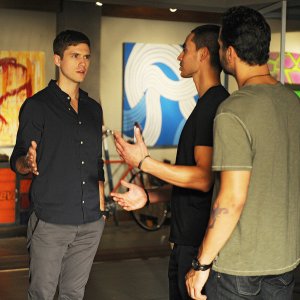 Graceland: Aaron Tveit, Manny Montana e Daniel Sunjata in The Line