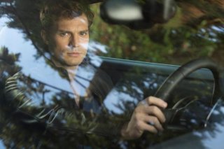 Cinquanta sfumature di grigio: Jamie Dornan al volante nella prima immagine del film