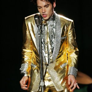 Elvis: Jonathan Rhys Meyers in una scena del film