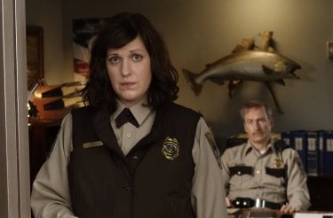 Fargo: Allison Tolman e Bob Odenkirk nell'episodio Morton's Fork