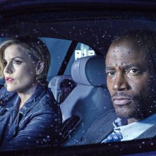 Murder in the First: Taye Diggs insieme a Kathleen Robertson nell'episodio The City of Sisterly Love