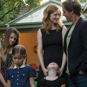 Married: Judy Greer e Nat Faxton in un'immagine della serie