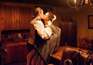 TURN: Jamie Bell e Heather Lind nell'episodio Epiphany