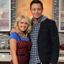 Young And Hungry Emily Osment Jonathan Sadowski
