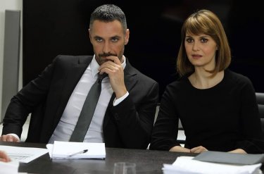 Scusate se esisto: Raoul Bova con Paola Cortellesi in una scena del film