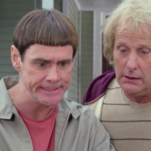 Scemo & + scemo 2: Jeff Daniels e Jim Carrey in un'immagine del film