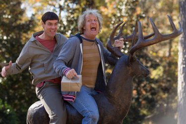 Scemo & + scemo 2: Jim Carrey e Jeff Daniels nella prima immagine ufficiale